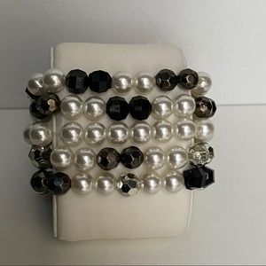 Free w/purchase Express Blk Pearl Stretch Bracelet